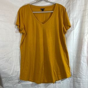 Torrid top v neck tee never worn size 1 or 1X mustard colored